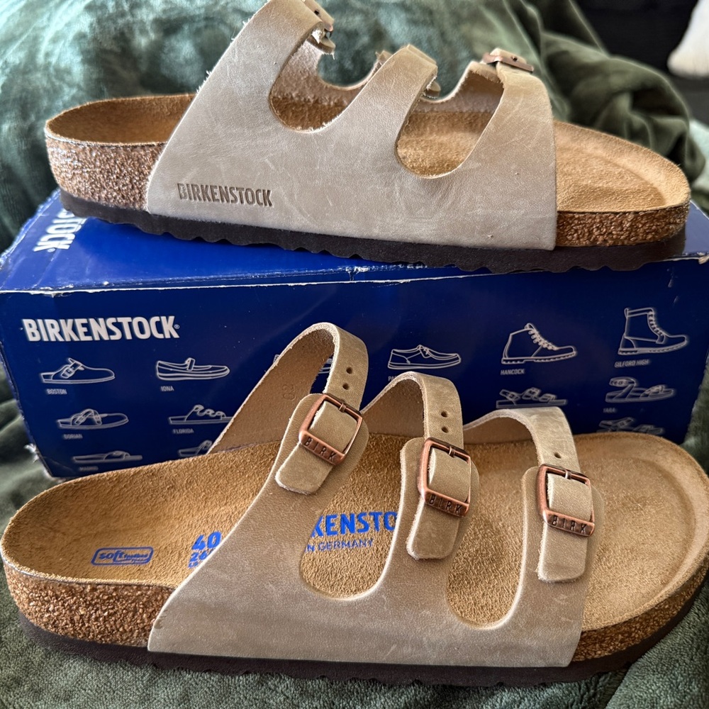 Birkenstock Women's Sandals - Taupe